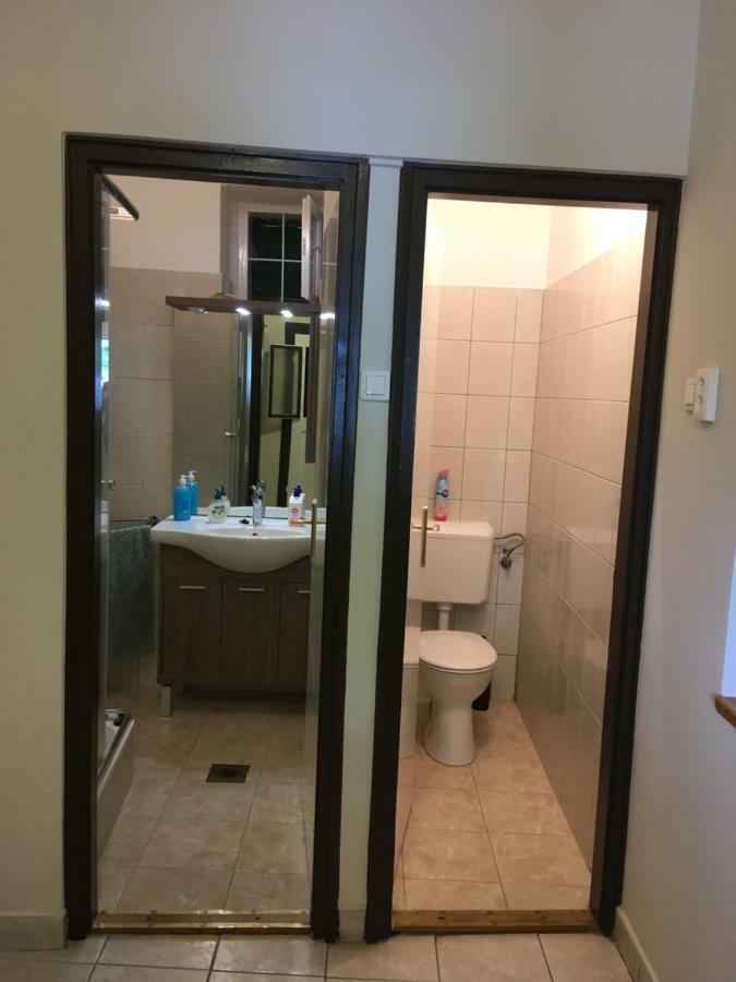 Hotel Vadaszhaz Egyhazasradoc Exterior foto